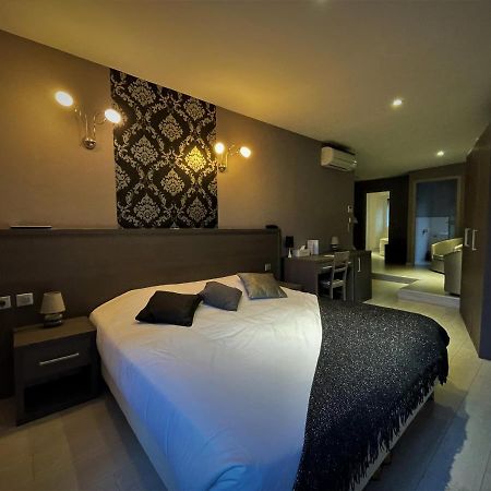 Hotel-Restaurant Des Voyageurs Le Cheylard Екстериор снимка