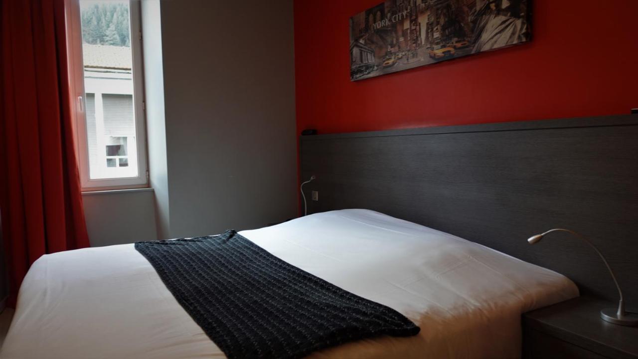 Hotel-Restaurant Des Voyageurs Le Cheylard Екстериор снимка