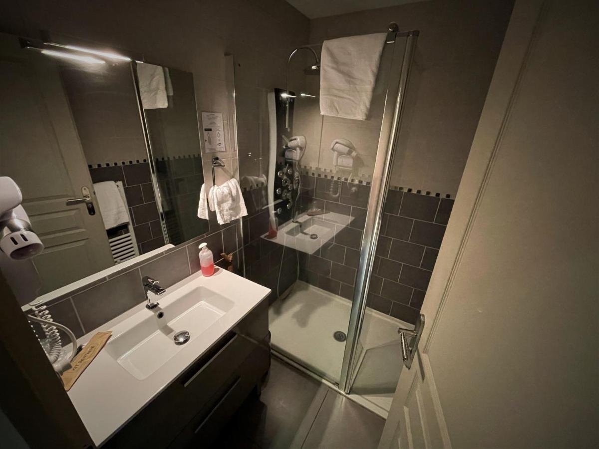 Hotel-Restaurant Des Voyageurs Le Cheylard Екстериор снимка