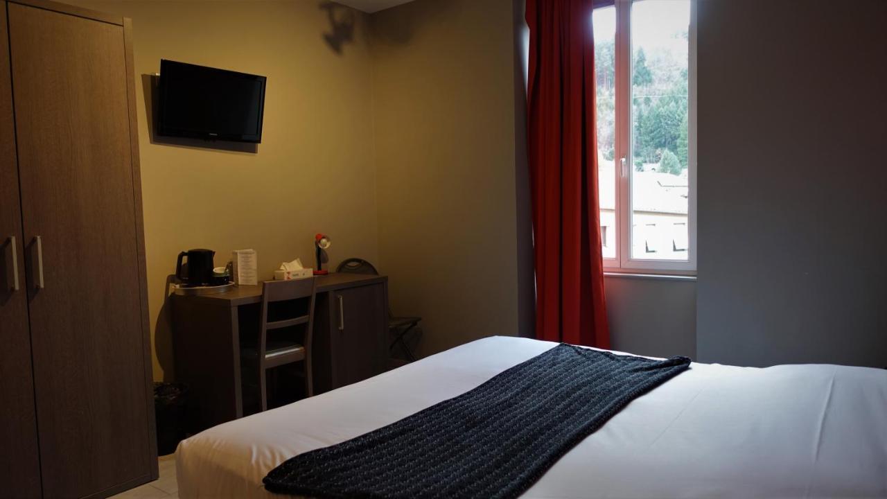 Hotel-Restaurant Des Voyageurs Le Cheylard Екстериор снимка