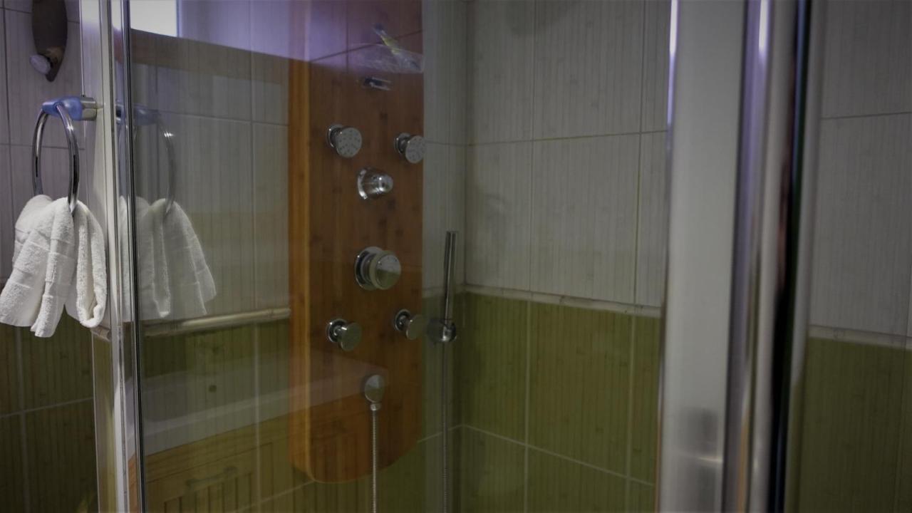 Hotel-Restaurant Des Voyageurs Le Cheylard Екстериор снимка