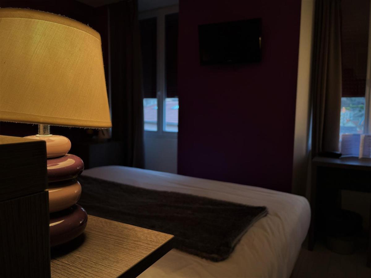Hotel-Restaurant Des Voyageurs Le Cheylard Екстериор снимка