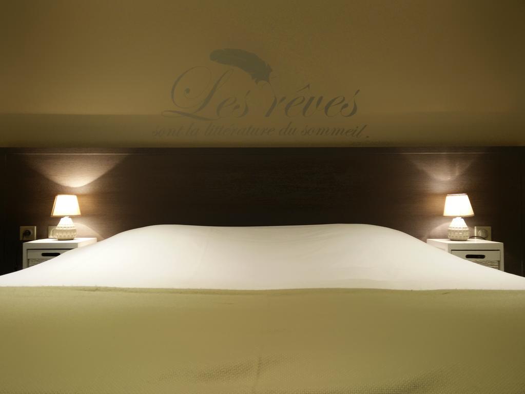 Hotel-Restaurant Des Voyageurs Le Cheylard Екстериор снимка